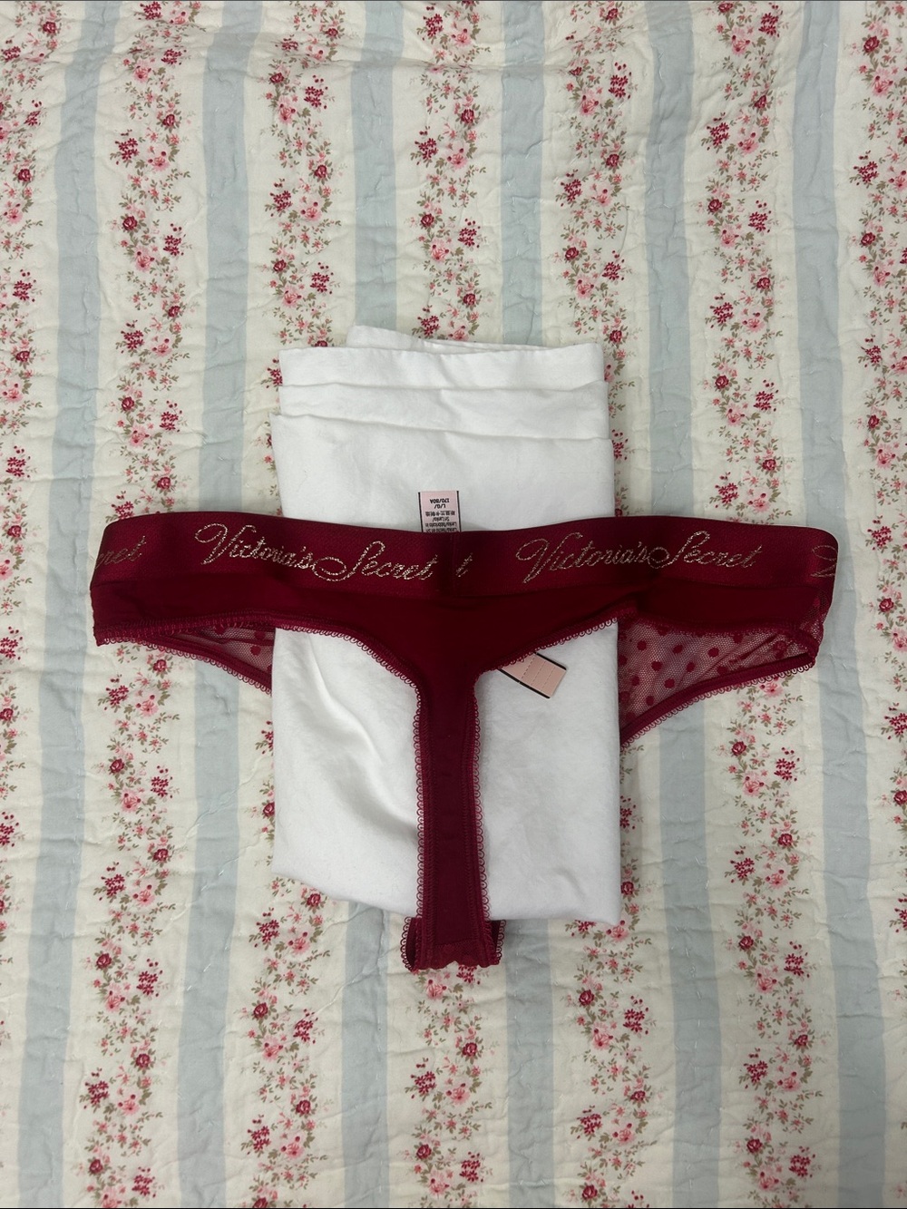 NWT BUNDLE of 3 thong panties Victoria’s Secret underwear velvet Swiss dot SZ L - Picture 3 of 11